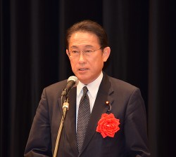 自由民主党　岸田文雄政務調査会長　様