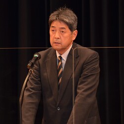 門傳英慈　会長