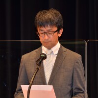 決議採択